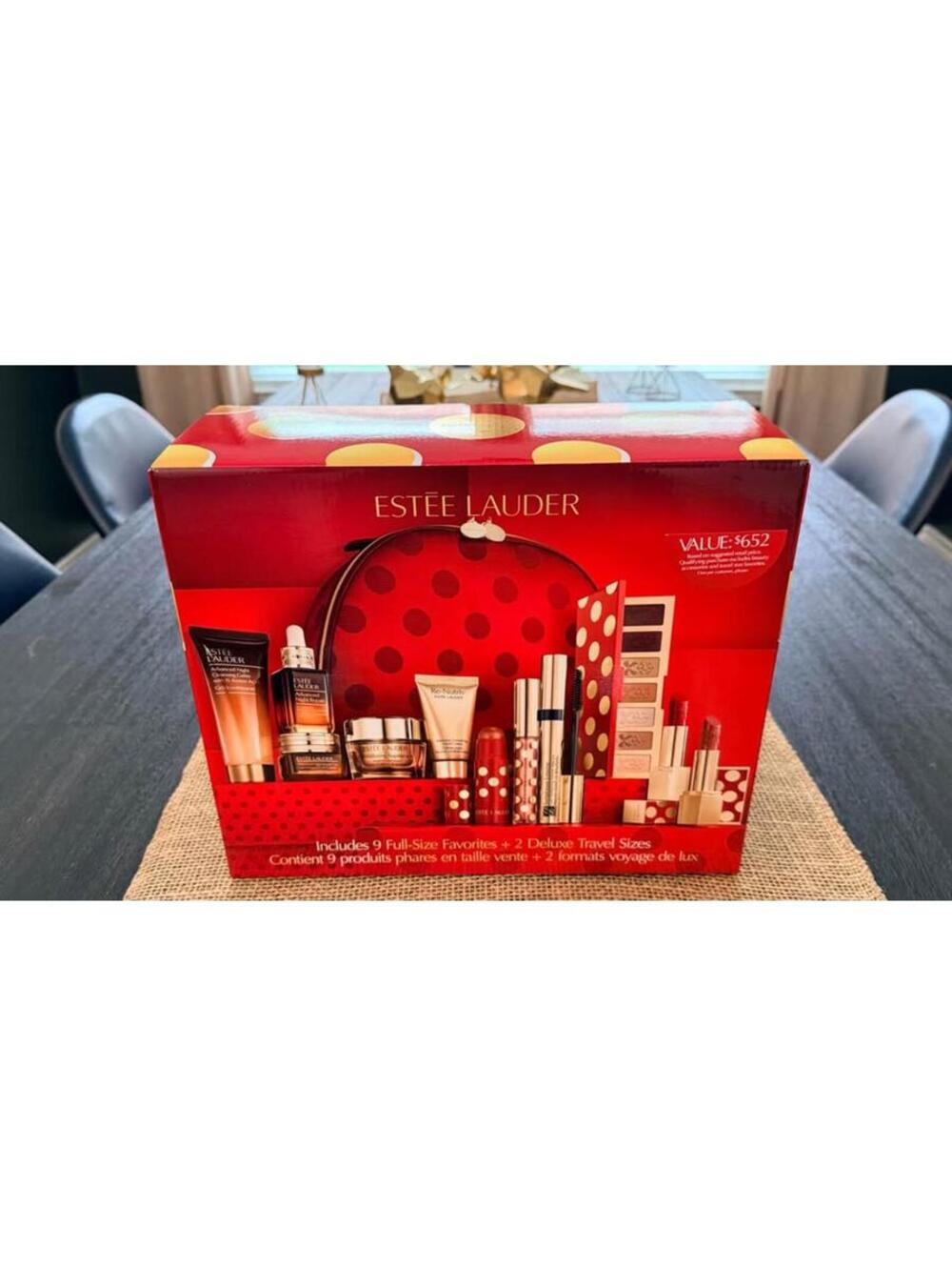 $652 Estée Lauder gift set Glow limited edition holiday 2025 Beautiful with bag